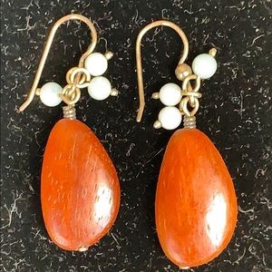 Handmade Pretty  drop earrings NWT